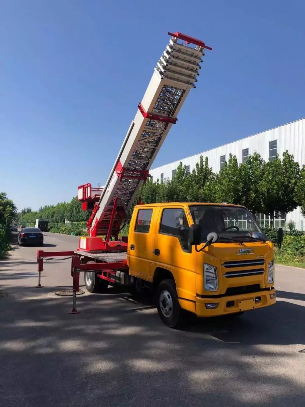 莱西附近的云梯车出租服务：轻松解决高空作业需求