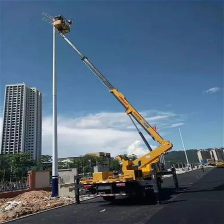 莱西维修路灯的曲臂升降车出租