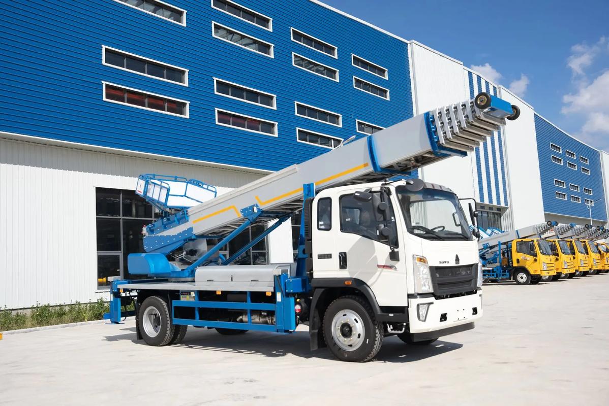 莱西出租云梯车高空作业车 建筑垃圾搬运